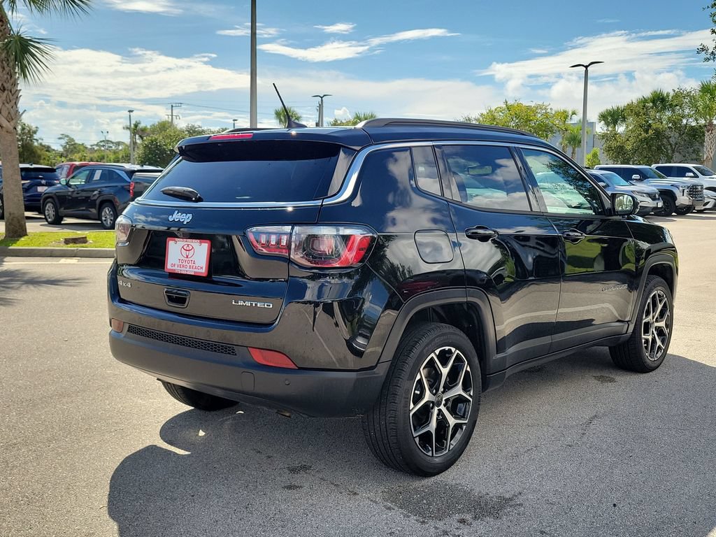 Used 2025 Jeep Compass Limited AWD/4WD image 4