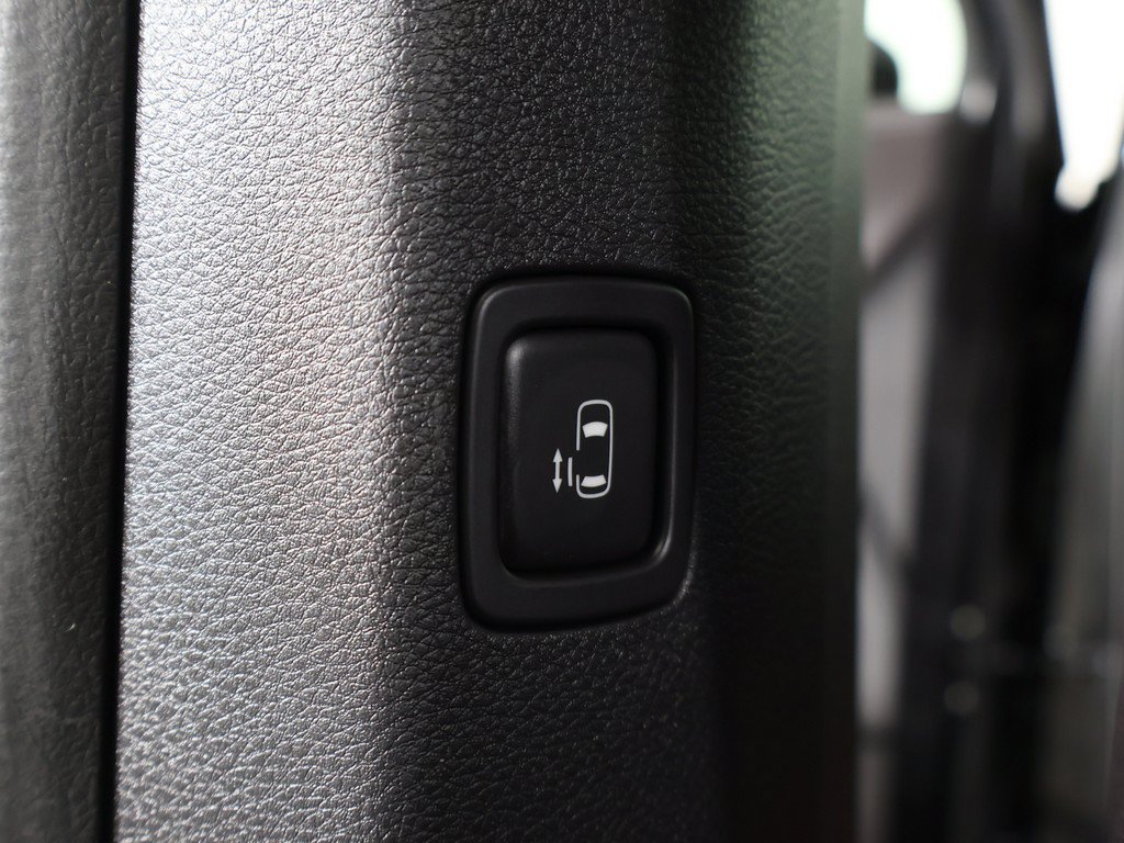 Used 2025 Kia Carnival EX FWD image 56