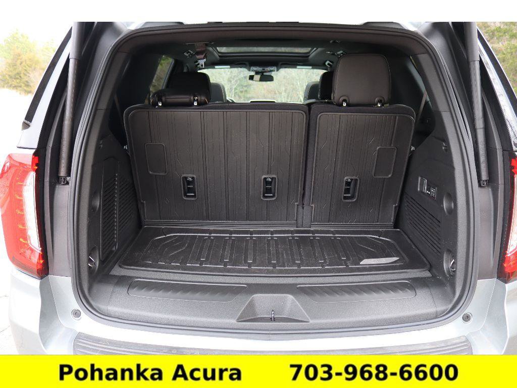Used 2024 GMC Yukon SLT w/ SLT Premium Package image 24