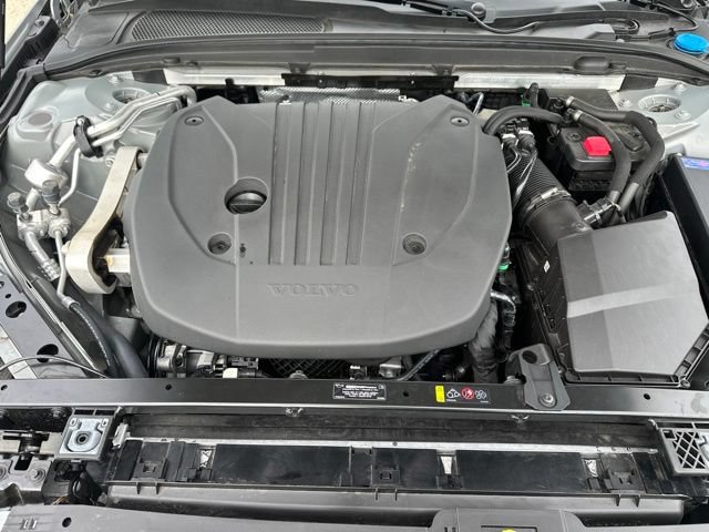 Certified 2024 Volvo V60 B5 Cross Country Ultimate w/ Protection Package Premier AWD/4WD image 33