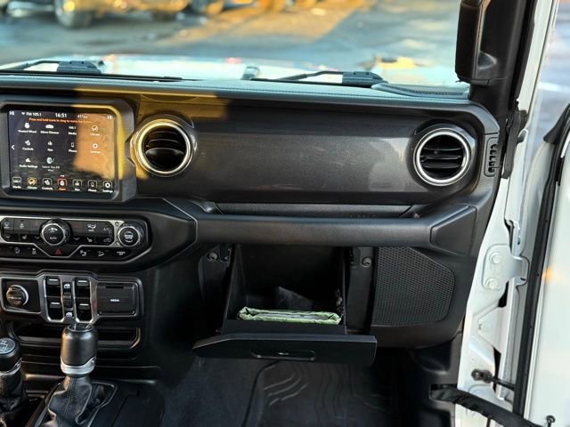 Used 2021 Jeep Wrangler Unlimited Sahara image 32