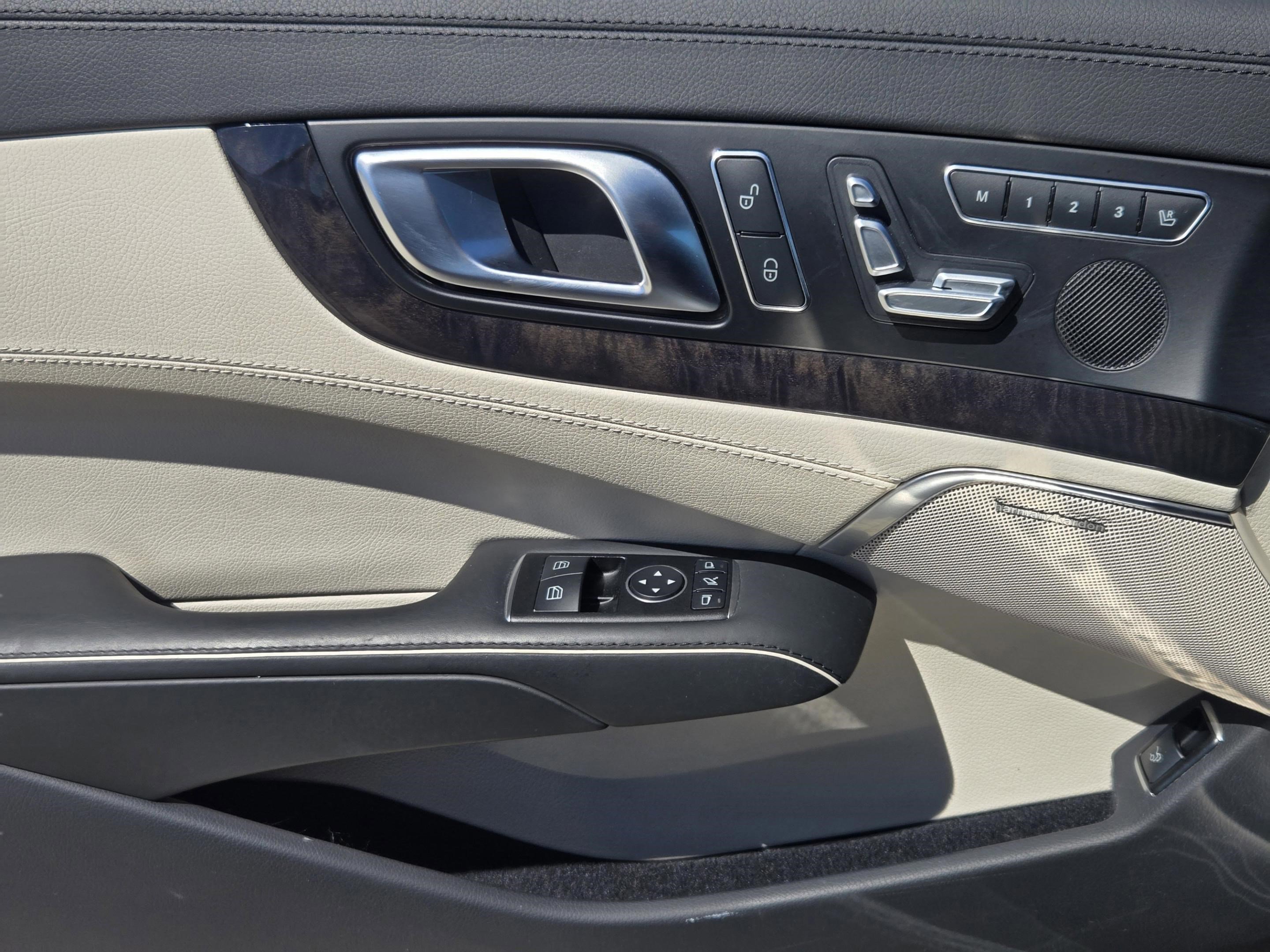 Used 2016 Mercedes-Benz SL 550 image 25