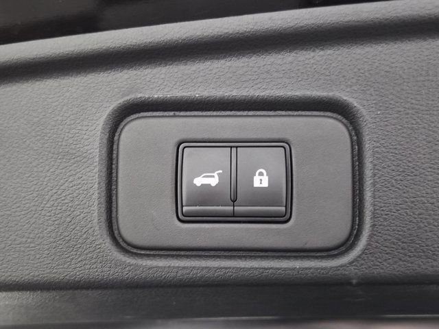 Used 2025 Nissan Pathfinder SV w/ SV Premium Package image 9