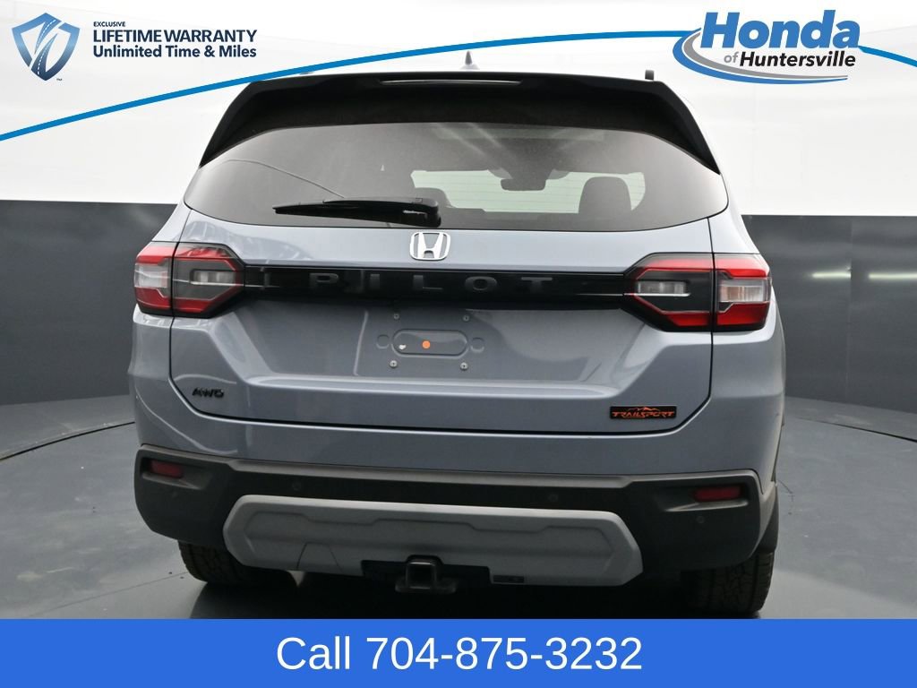 Used 2025 Honda Pilot TrailSport image 7