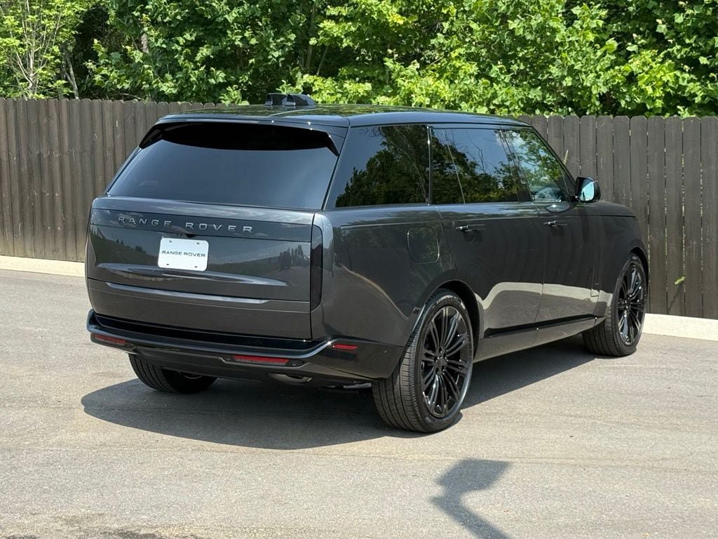 New 2026 Land Rover Range Rover Long Wheelbase SE AWD/4WD image 6