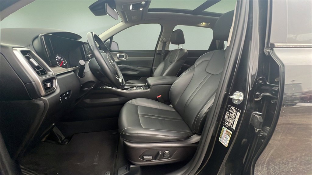 Used 2021 Kia Sorento EX w/ EX AWD X-Line Package image 16