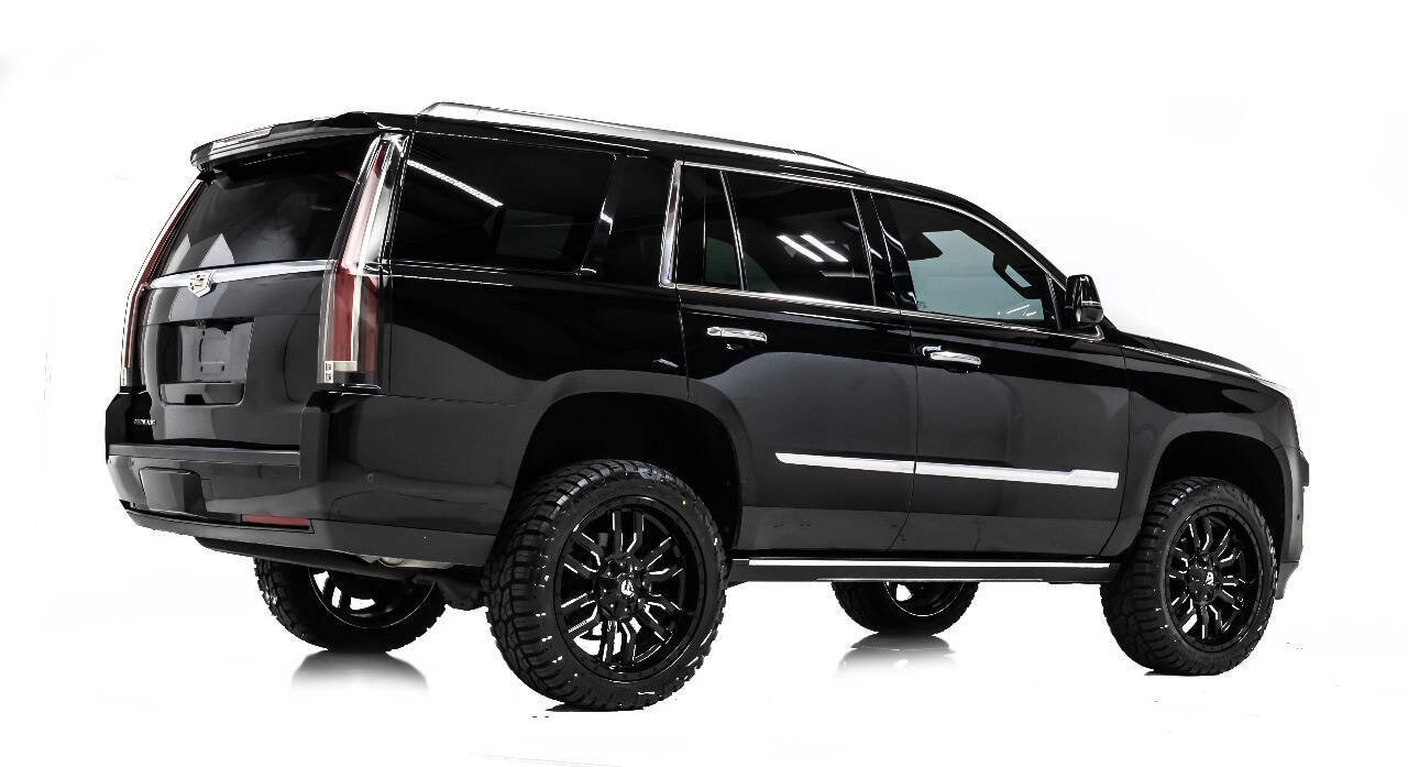 Used 2020 Cadillac Escalade Premium Luxury AWD/4WD image 3