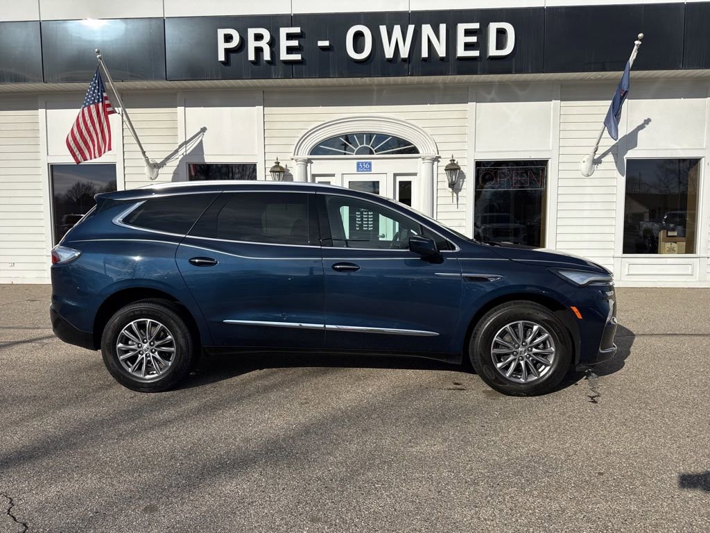 Certified 2023 Buick Enclave Essence image 4