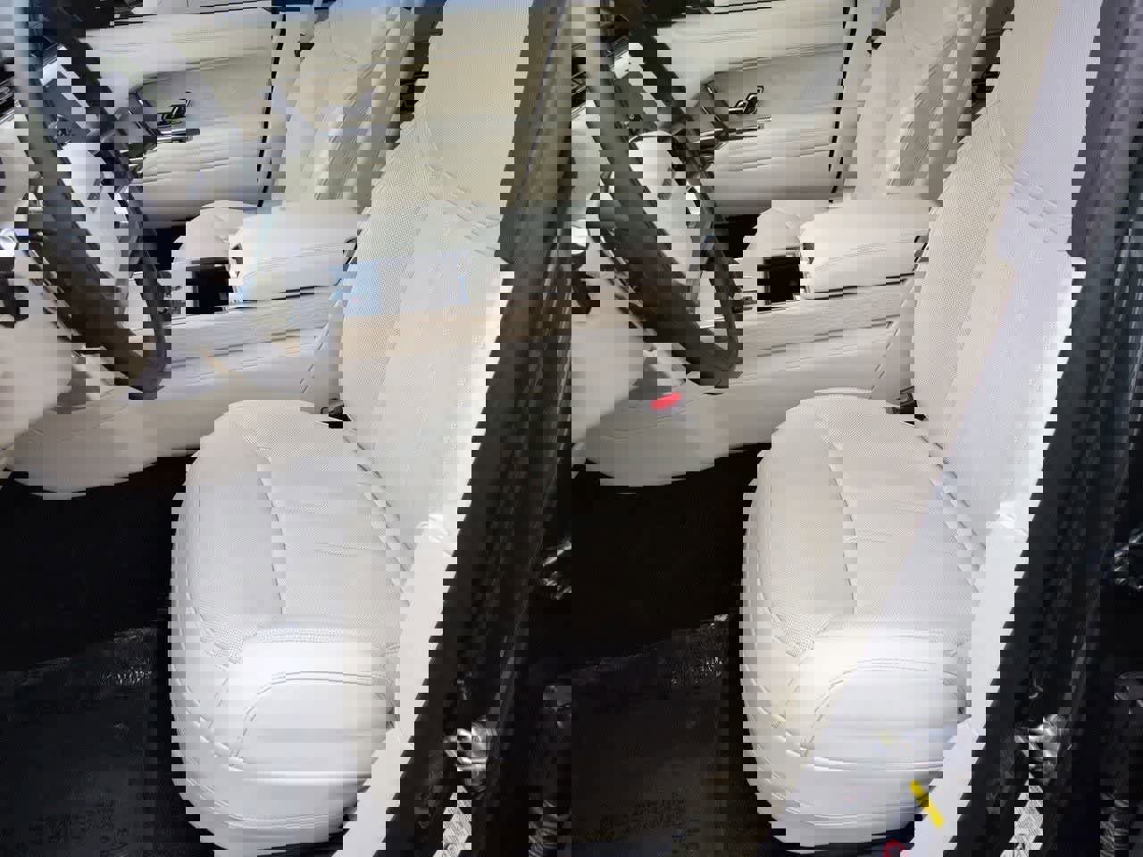 Used 2024 Land Rover Range Rover SE image 16