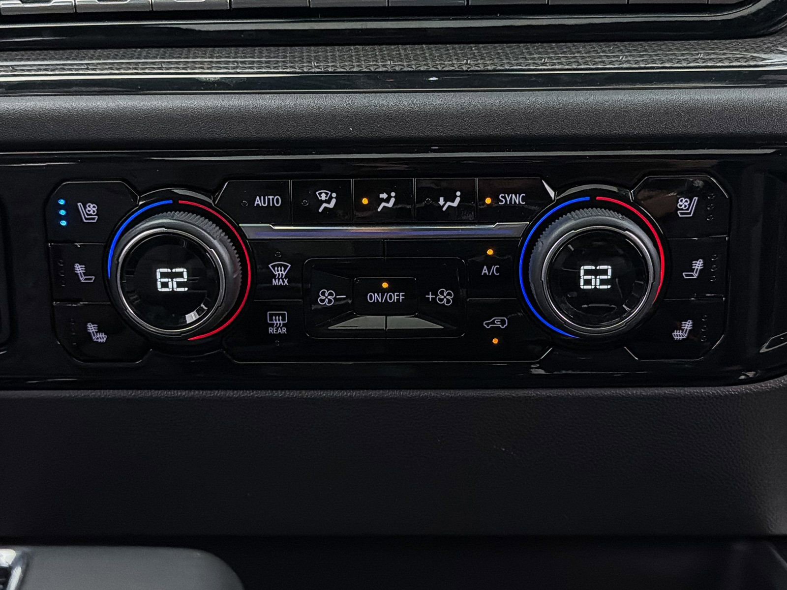 Used 2025 Chevrolet Silverado 1500 ZR2 w/ Technology Package image 26