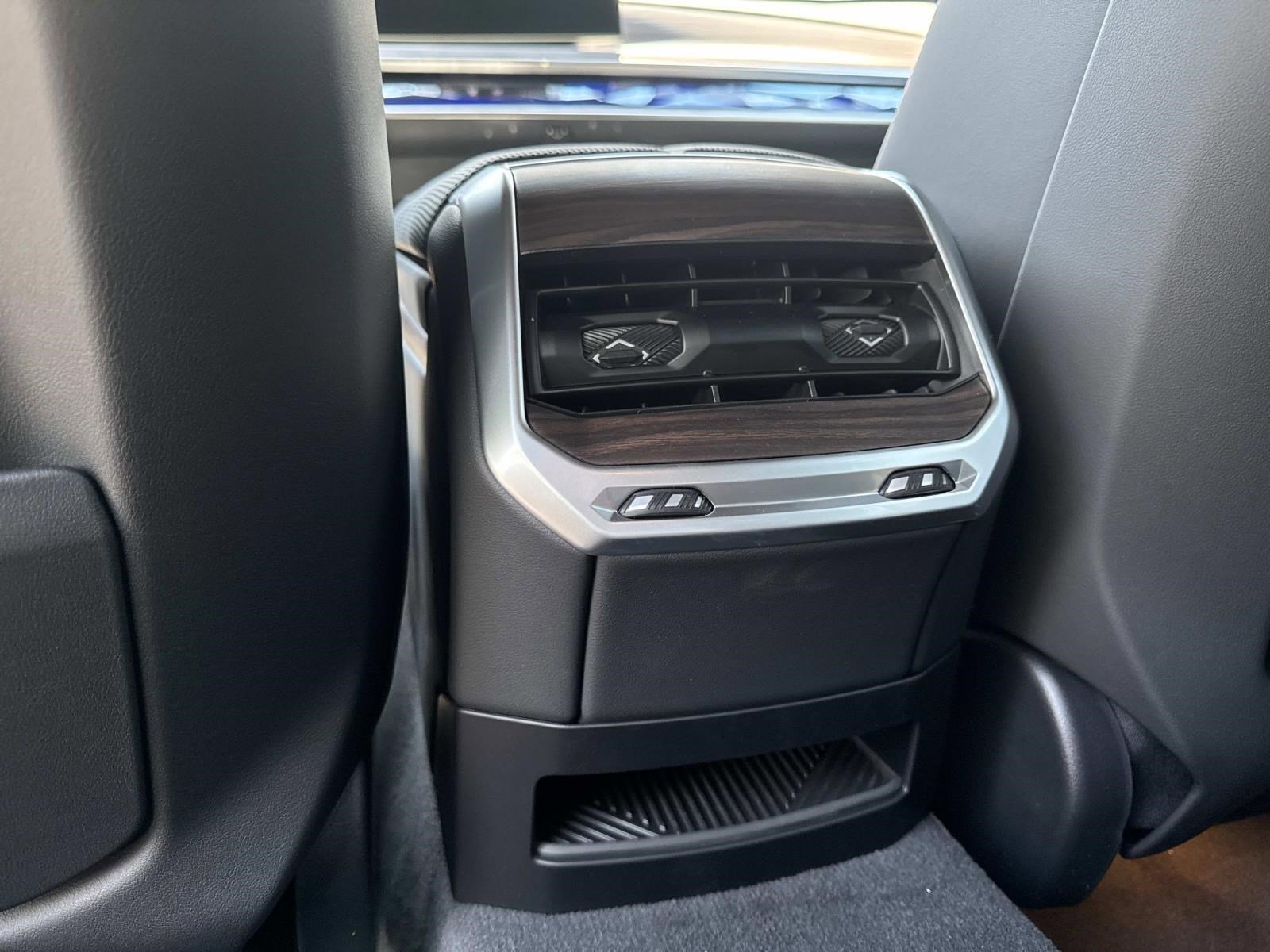 New 2026 BMW i7 xDrive60 AWD/4WD image 17