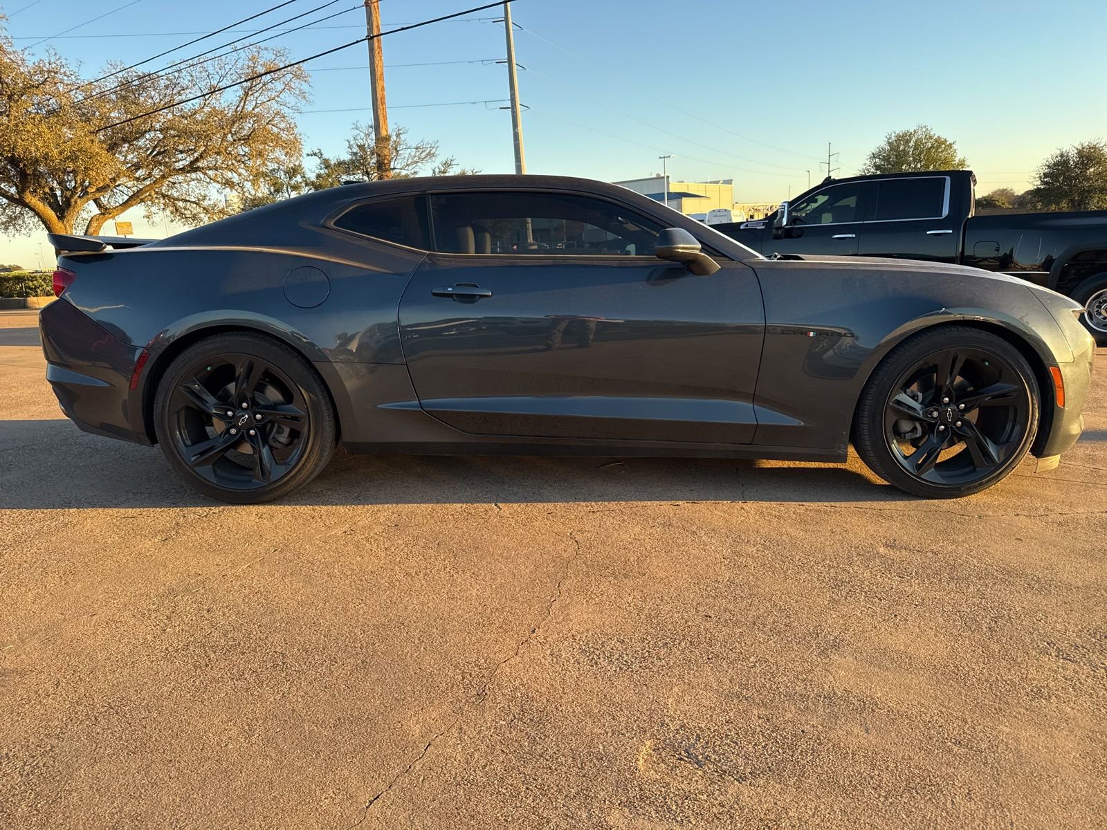 Used 2022 Chevrolet Camaro LT w/ Technology Package image 8