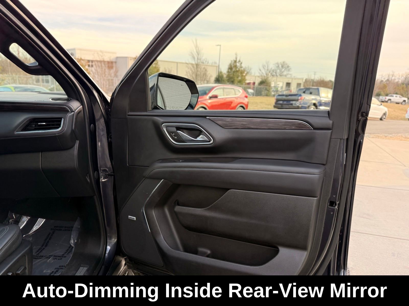 Used 2023 Chevrolet Tahoe LT w/ Luxury Package image 24