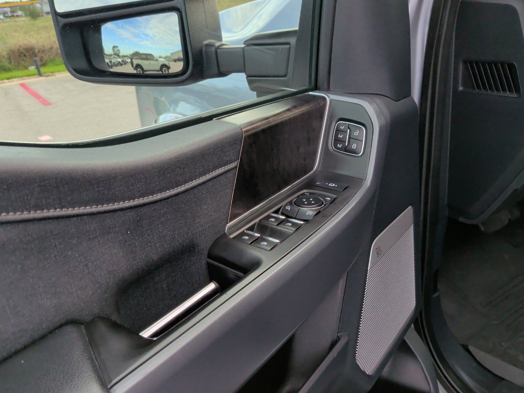 Used 2023 Ford F250 Lariat w/ Lariat Ultimate Package AWD/4WD image 12