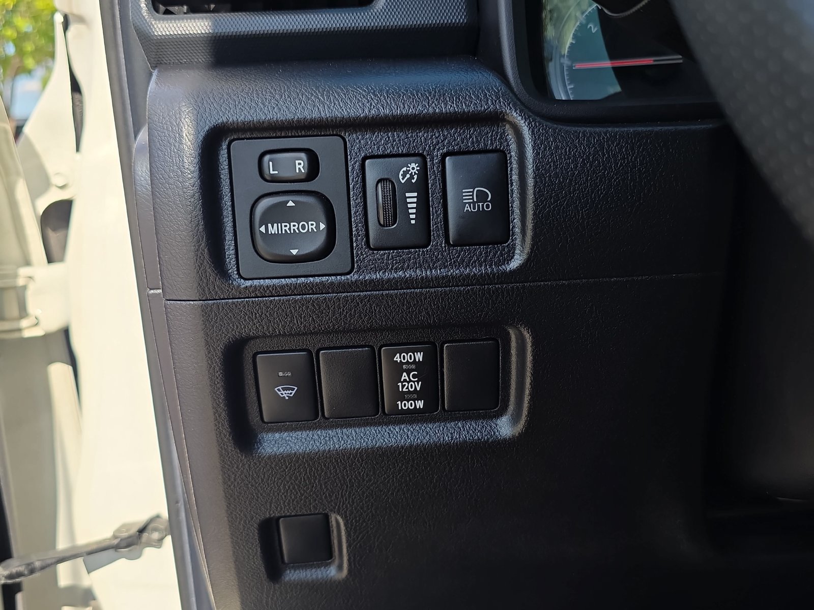Used 2020 Toyota 4Runner Venture w/ Moonroof Package AWD/4WD image 23