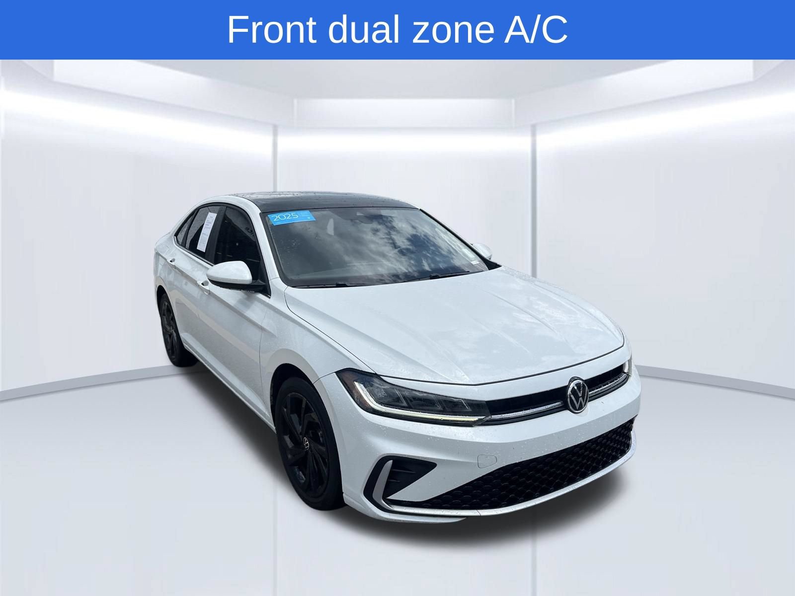 Certified 2025 Volkswagen Jetta SE FWD image 3