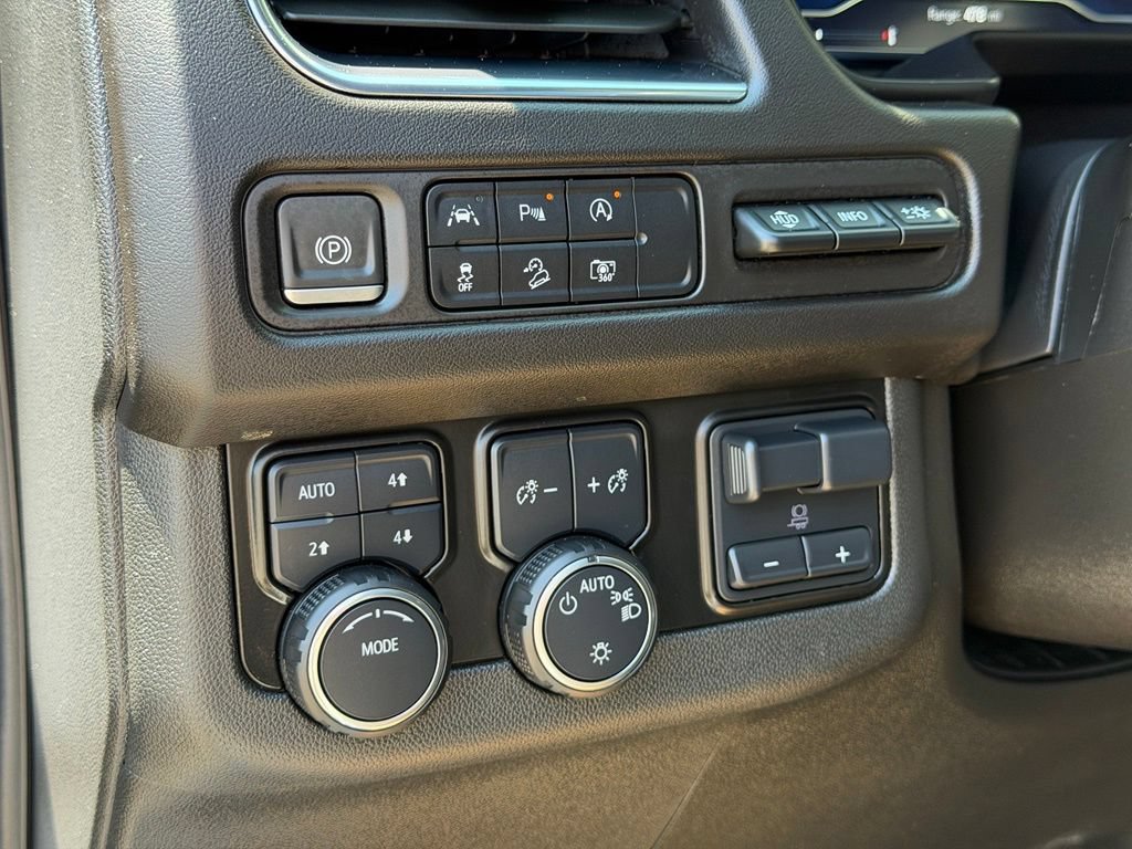 Used 2024 Chevrolet Suburban High Country w/ Premium Package AWD/4WD image 25