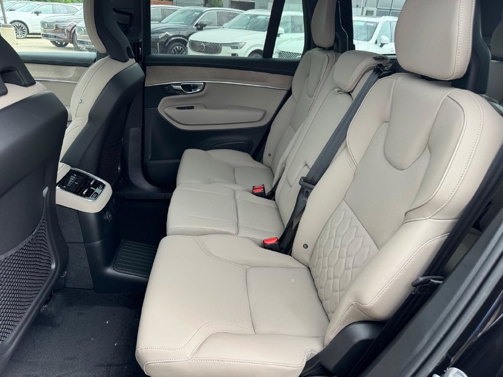 New 2026 Volvo XC90 T8 Plus w/ Protection Package Premier AWD/4WD image 9