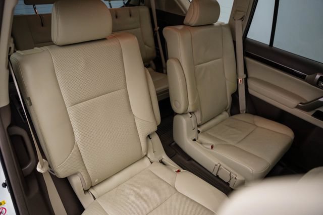 Used 2017 Lexus GX 460 Luxury w/ Preferred Accessory Package AWD/4WD image 28