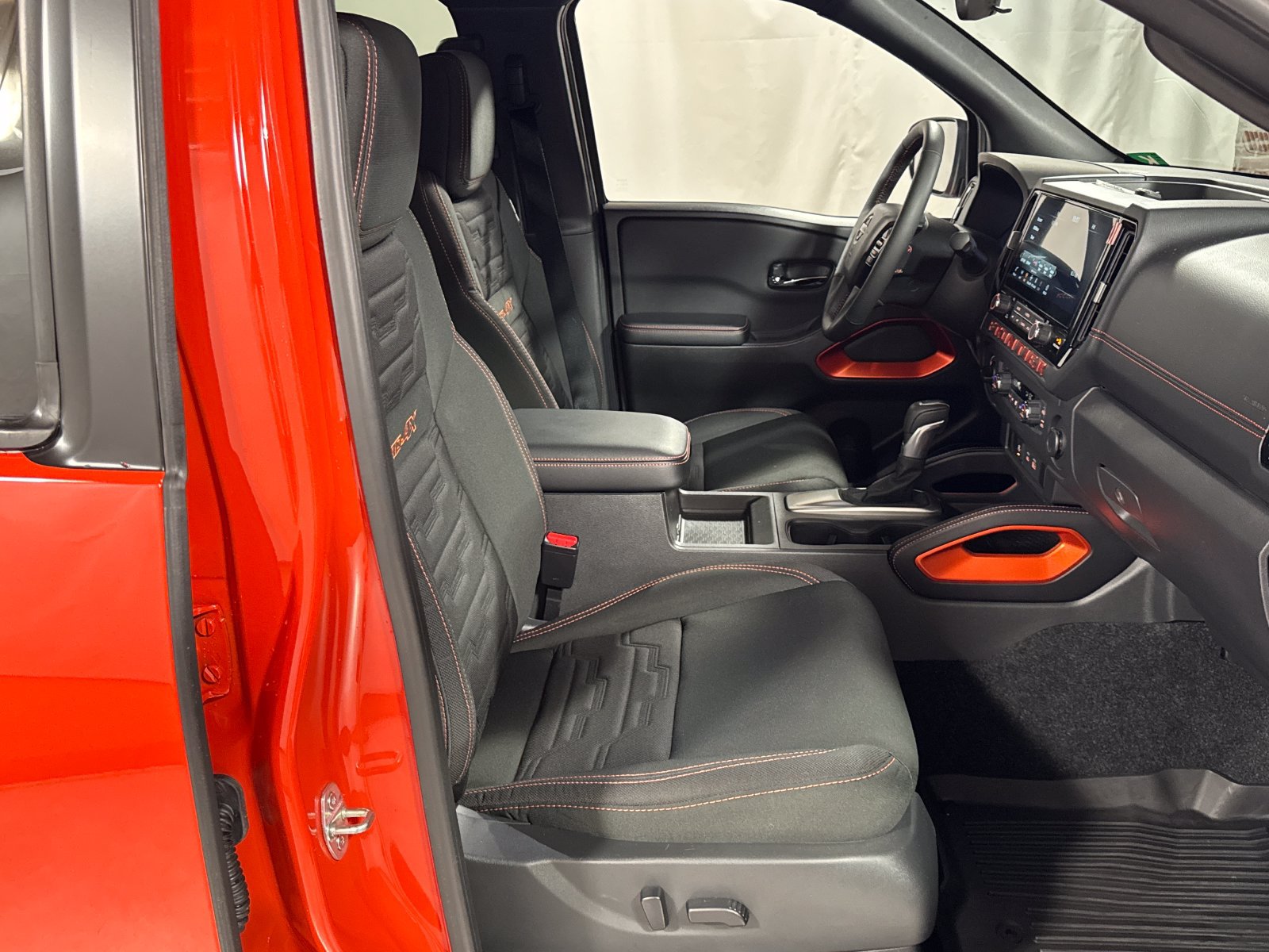 Used 2025 Nissan Frontier PRO-4X w/ Interior Protection Package AWD/4WD image 28