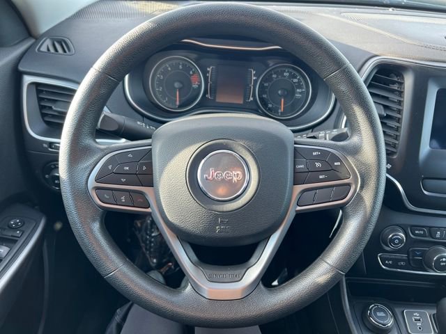 Used 2019 Jeep Cherokee Latitude w/ Popular Appearance Group image 17