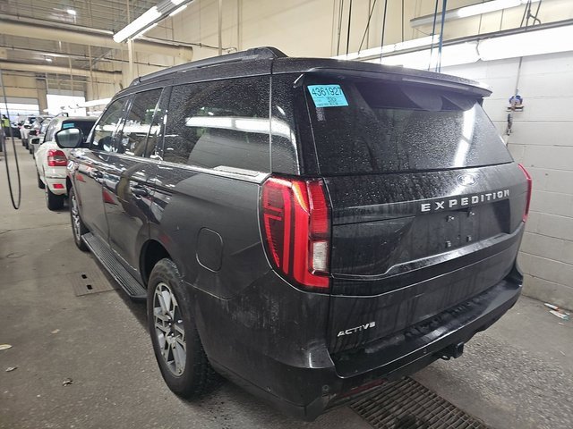 Used 2025 Ford Expedition Active image 3
