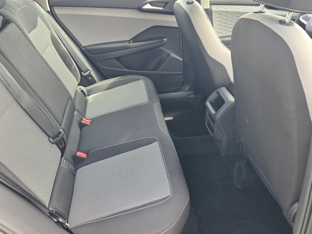 Certified 2023 Volkswagen Taos S FWD image 16