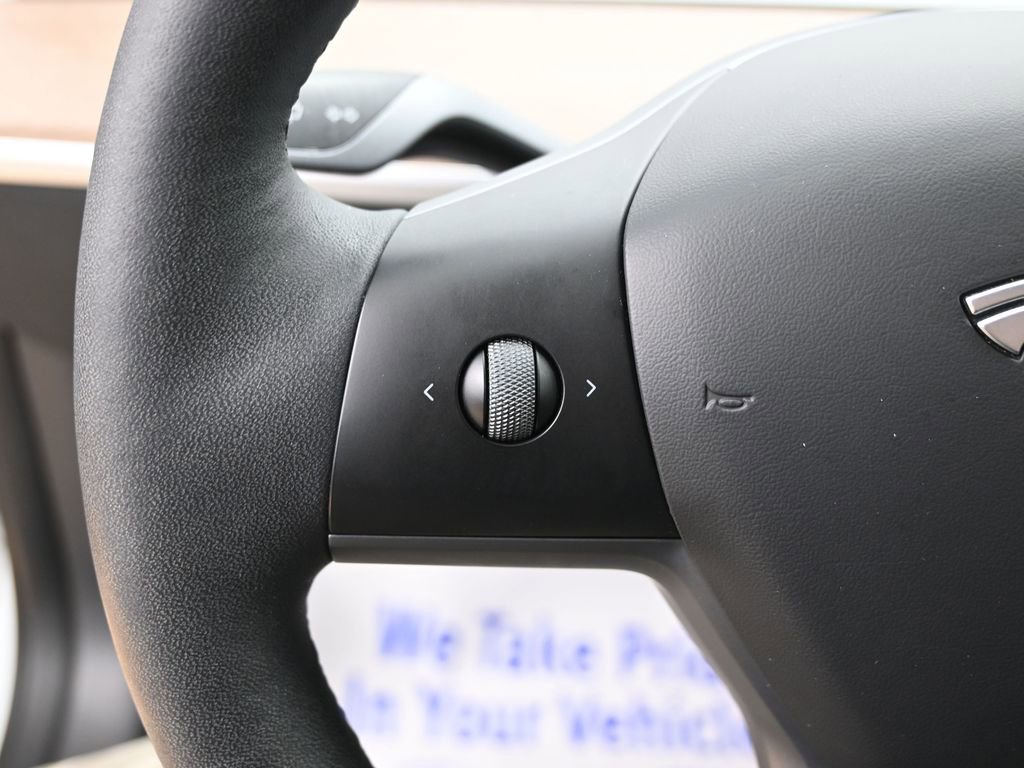 Used 2023 Tesla Model 3 Standard Range image 16