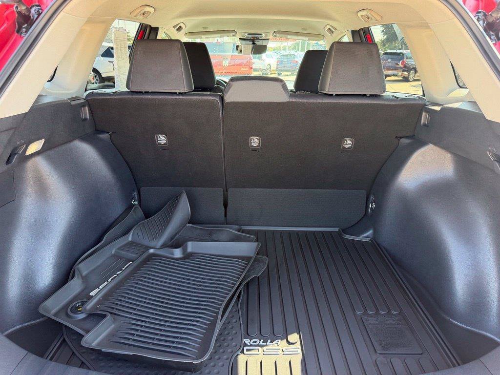 Used 2026 Toyota Corolla Cross LE FWD image 14