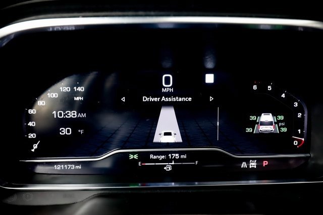 Used 2022 GMC Yukon SLT w/ SLT Premium Package image 6