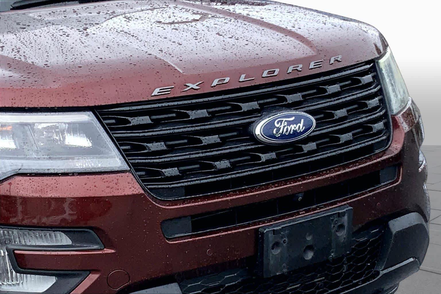 Used 2016 Ford Explorer Sport w/ Equipment Group 401A AWD/4WD image 27
