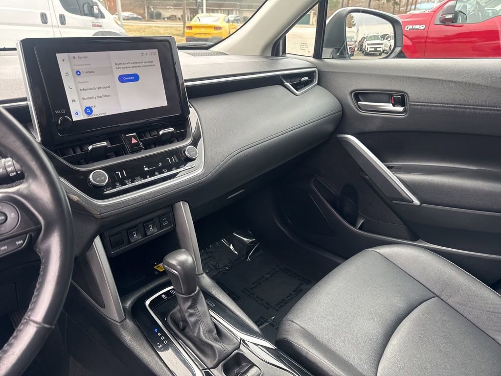 Used 2023 Toyota Corolla Cross XLE image 20