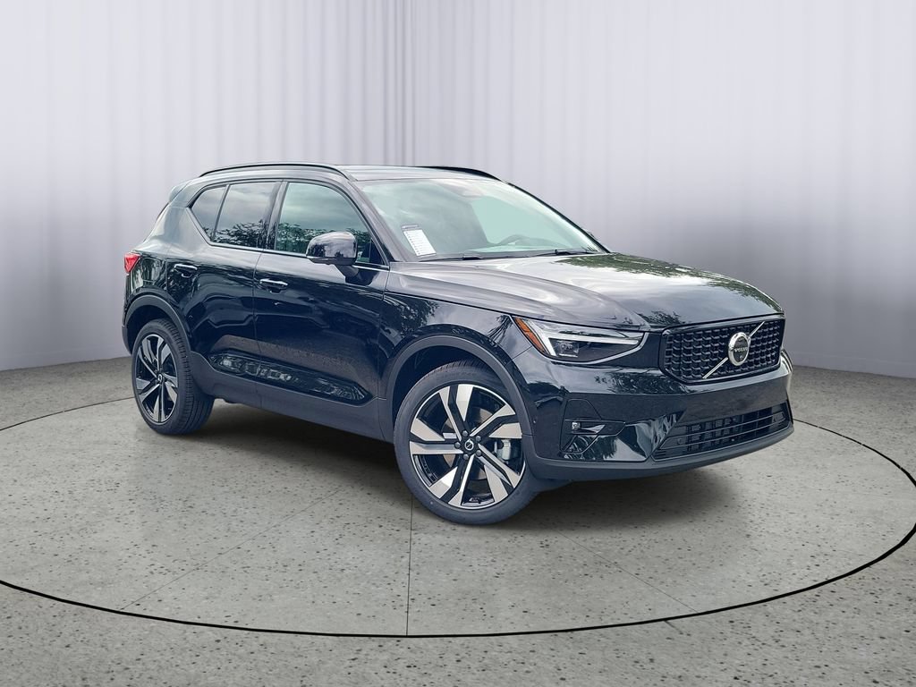 New 2026 Volvo XC40 B5 Plus w/ Climate Package AWD/4WD image 1