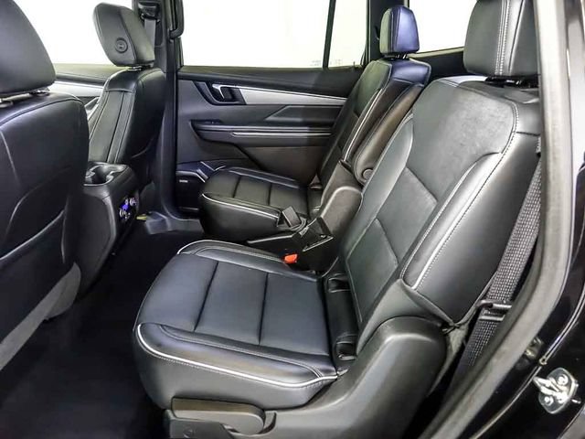 Used 2025 Buick Enclave Preferred AWD/4WD image 14