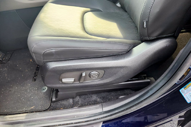 Used 2026 Kia Carnival FWD image 17