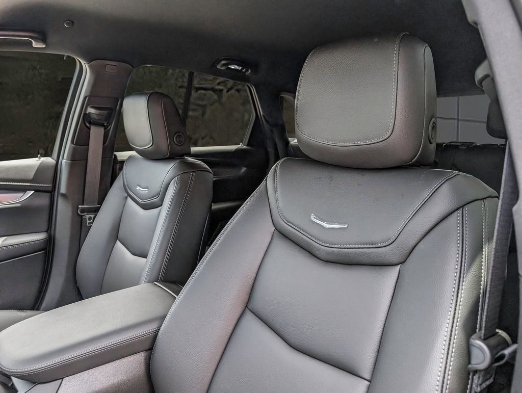 New 2025 Cadillac XT5 Luxury image 8