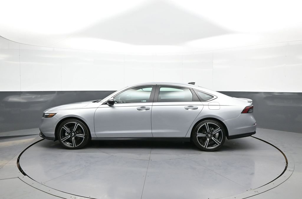 Certified 2025 Honda Accord Sport image 9