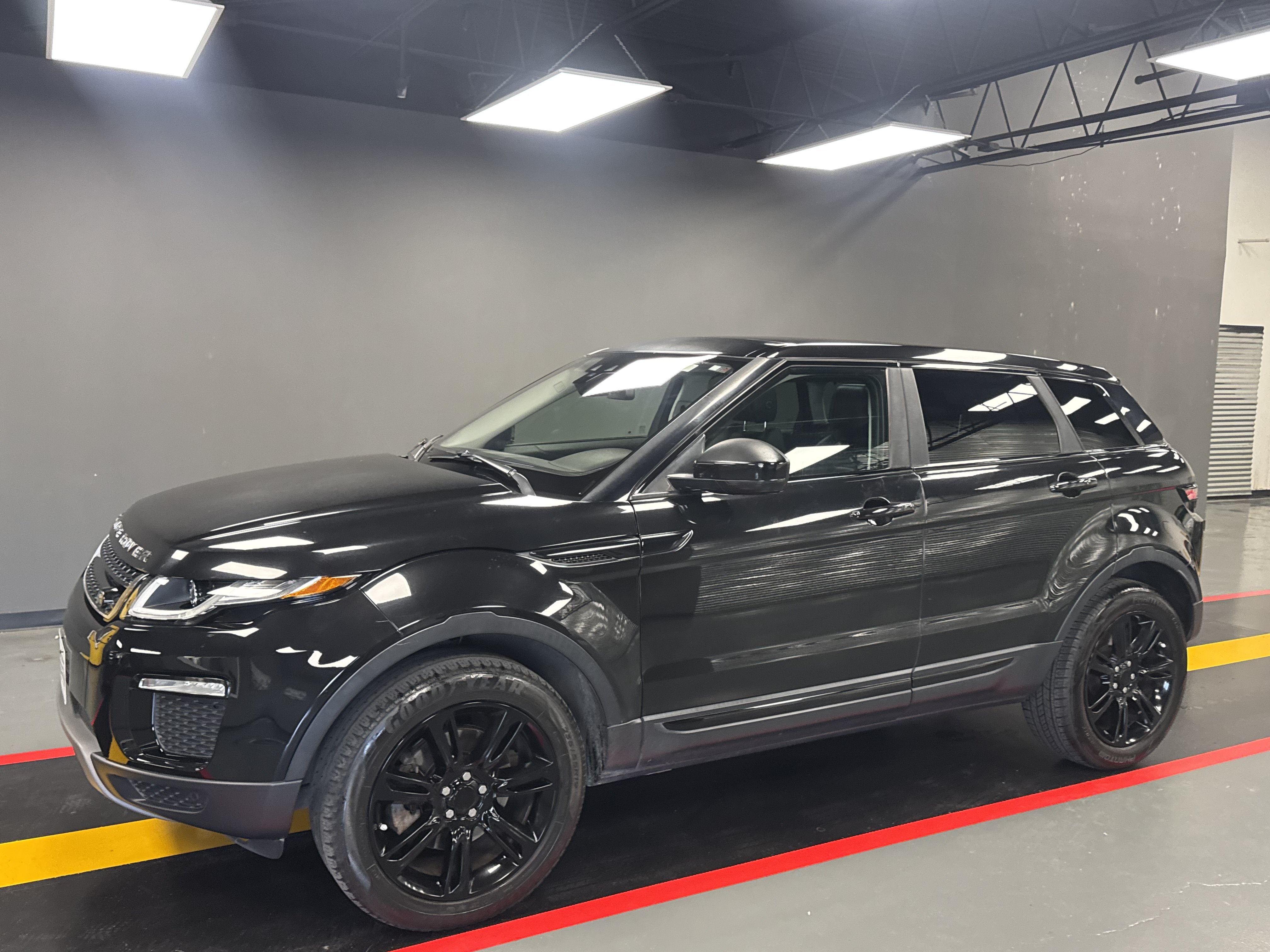 Used 2016 Land Rover Range Rover Evoque SE Premium AWD/4WD image 2