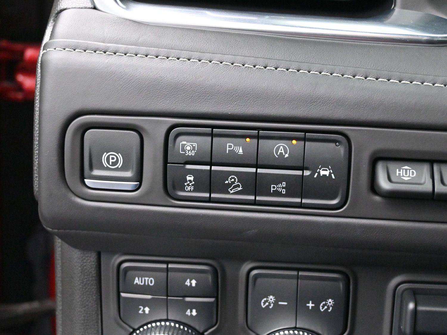 Used 2024 GMC Yukon Denali Ultimate image 25