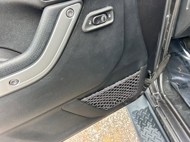 Used 2017 Jeep Wrangler Unlimited Rubicon image 34