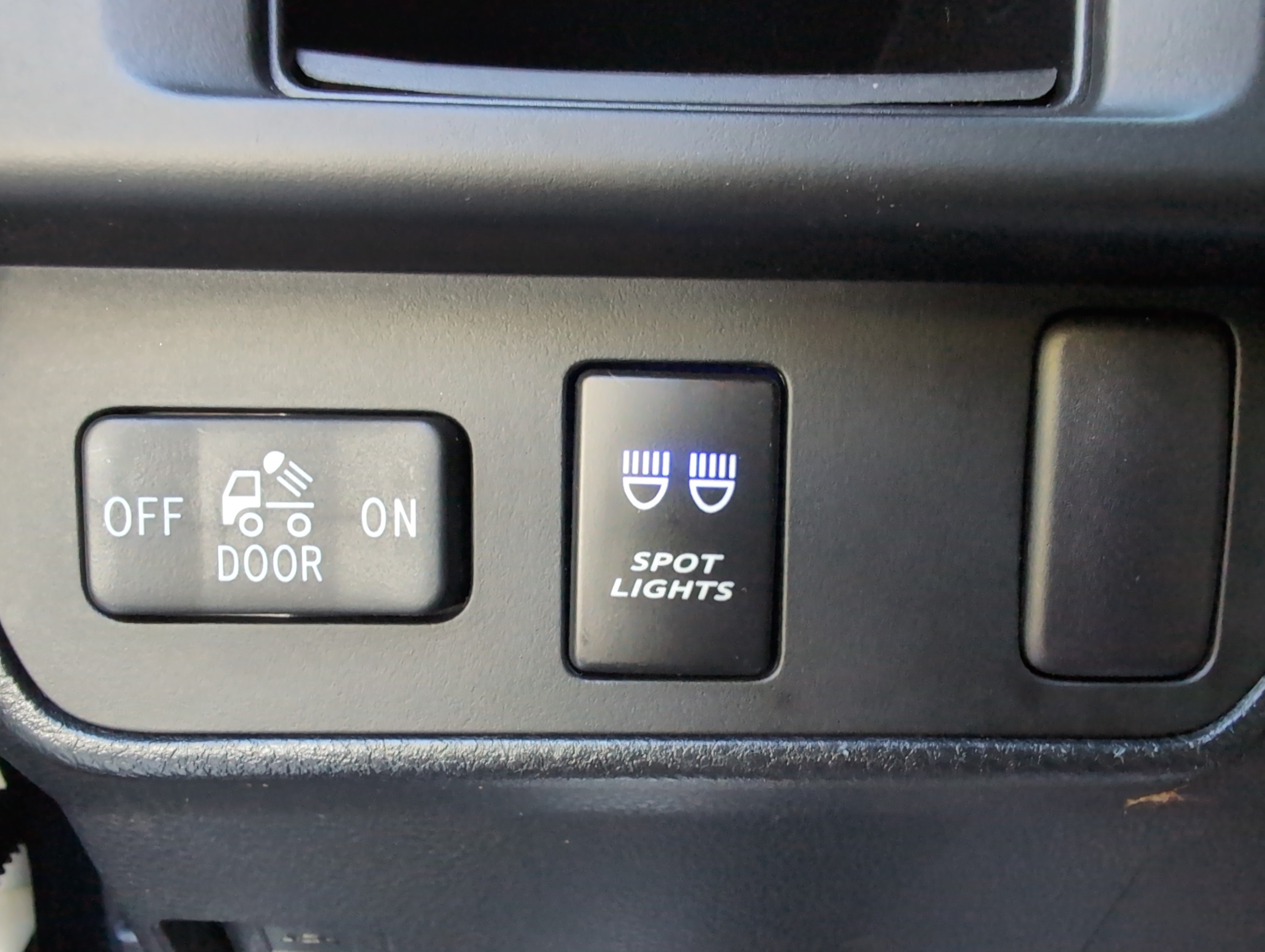 Used 2016 Toyota Tacoma SR5 w/ Towing Package RWD image 34