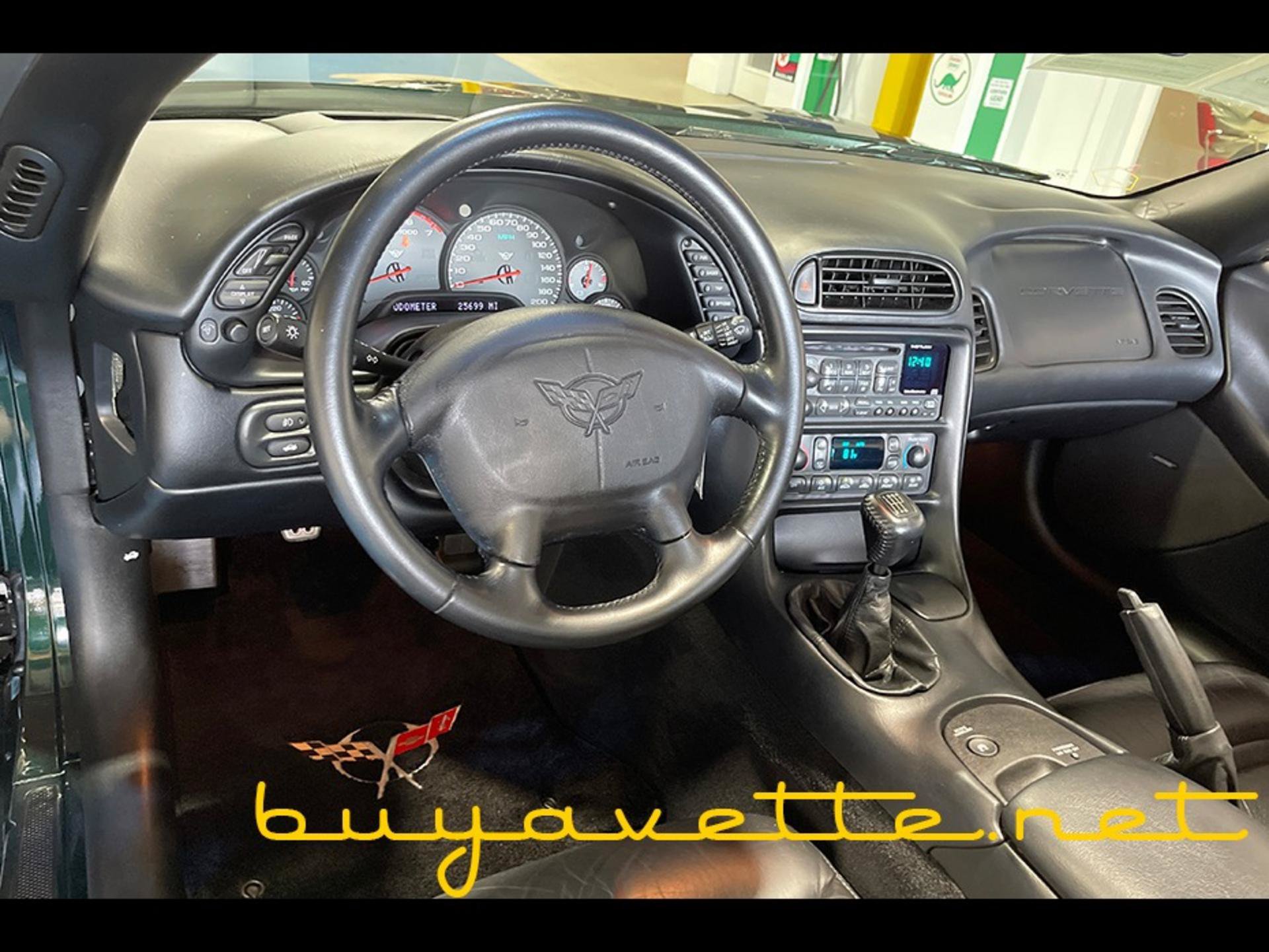 Used 2001 Chevrolet Corvette Convertible w/ Preferred Equipment Group2 RWD image 16