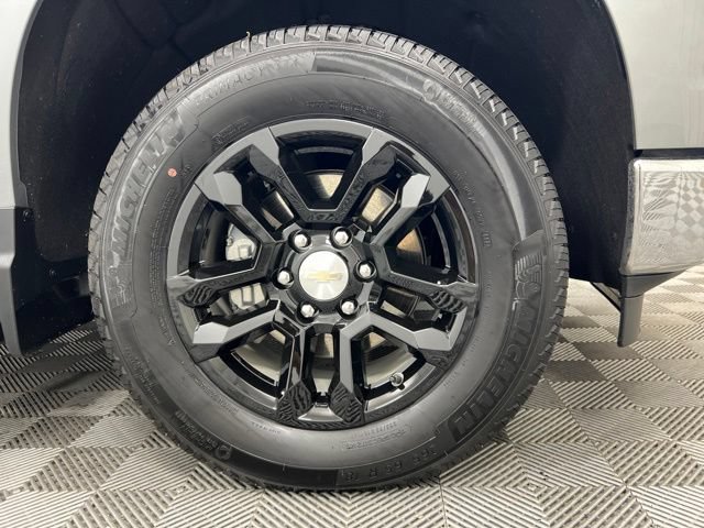 Used 2023 Chevrolet Silverado 1500 LT AWD/4WD image 5