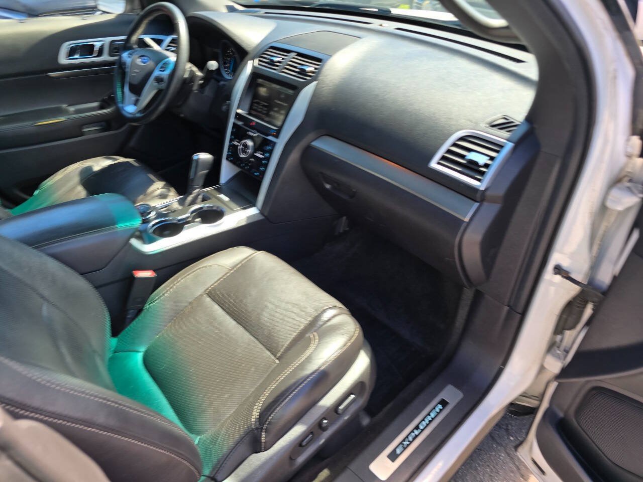 Used 2015 Ford Explorer Sport w/ Equipment Group 401A AWD/4WD image 34