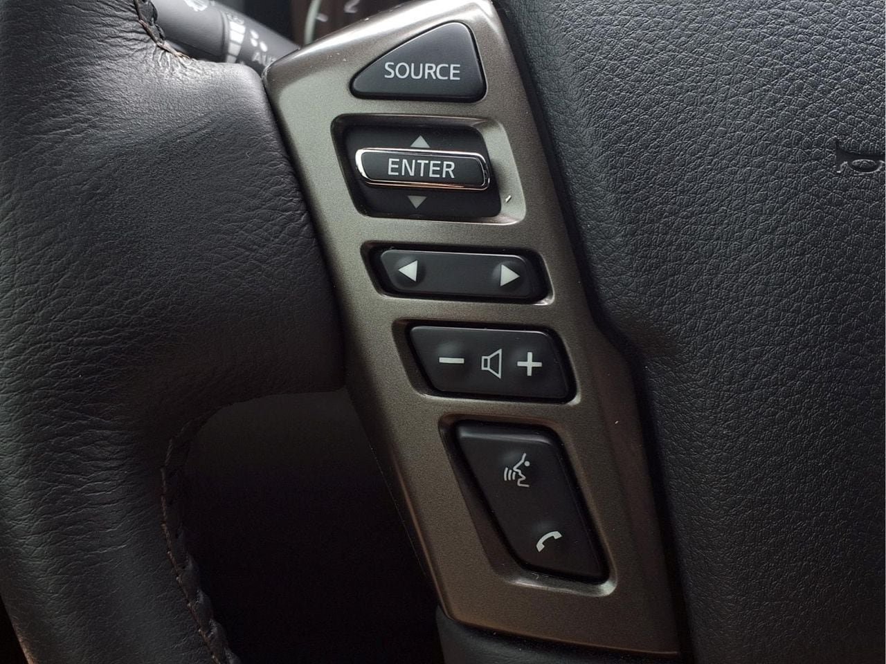 Used 2023 Nissan Titan Platinum Reserve w/ Moonroof Package AWD/4WD image 24