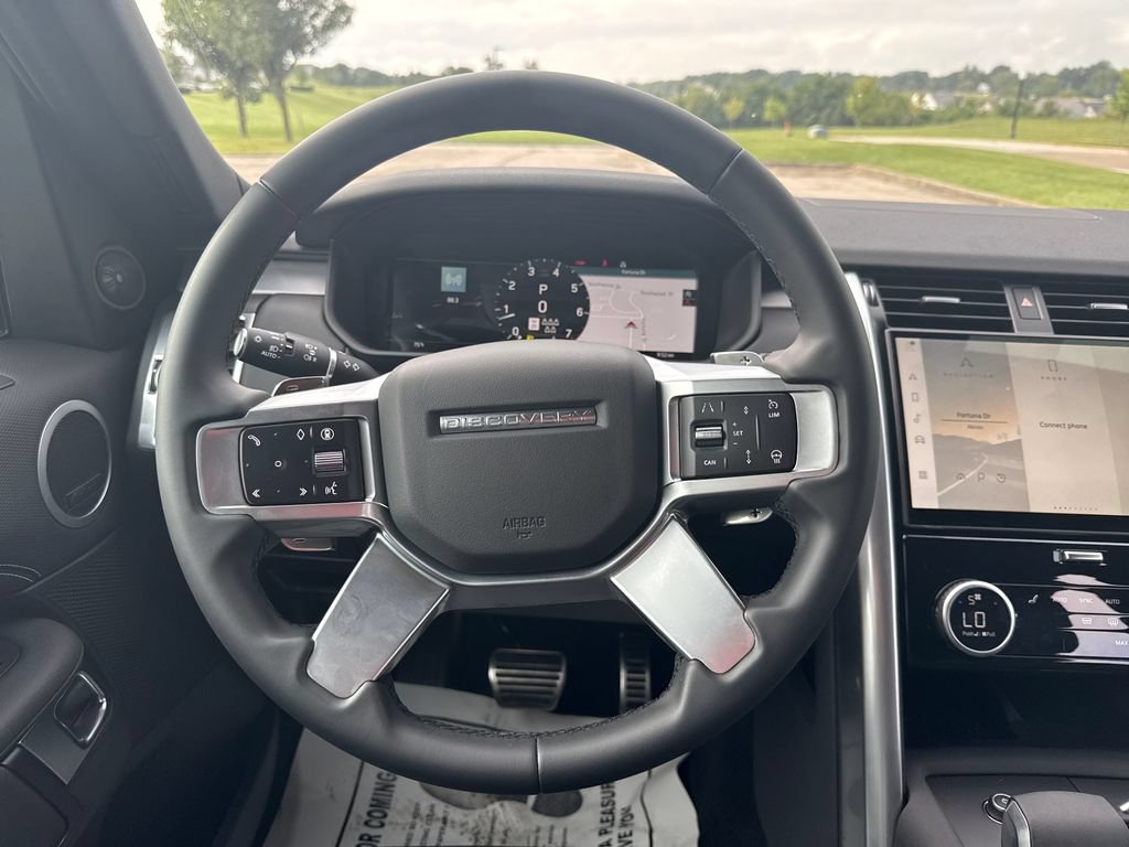 Used 2025 Land Rover Discovery Dynamic SE AWD/4WD image 20