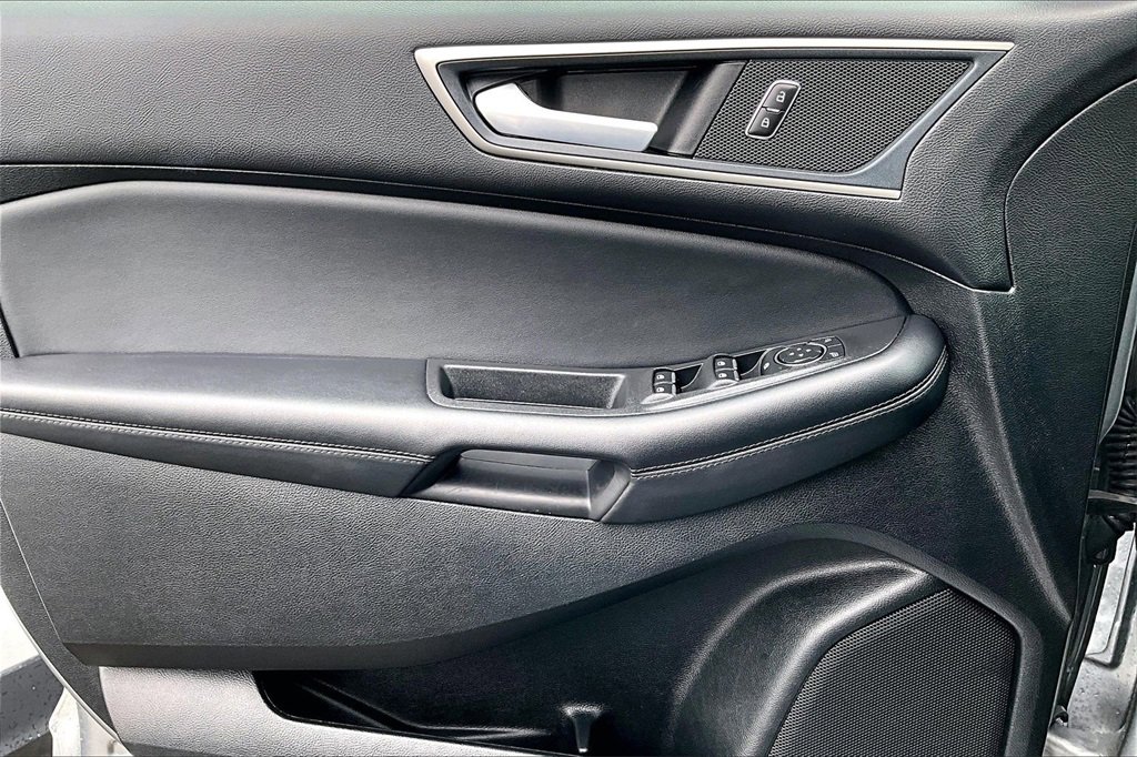 Used 2024 Ford Edge SEL image 20