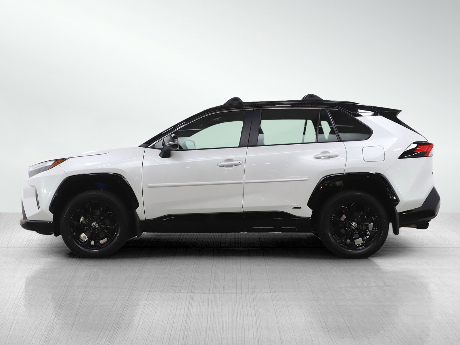 Used 2024 Toyota RAV4 XSE w/ Weather Package AWD/4WD image 2