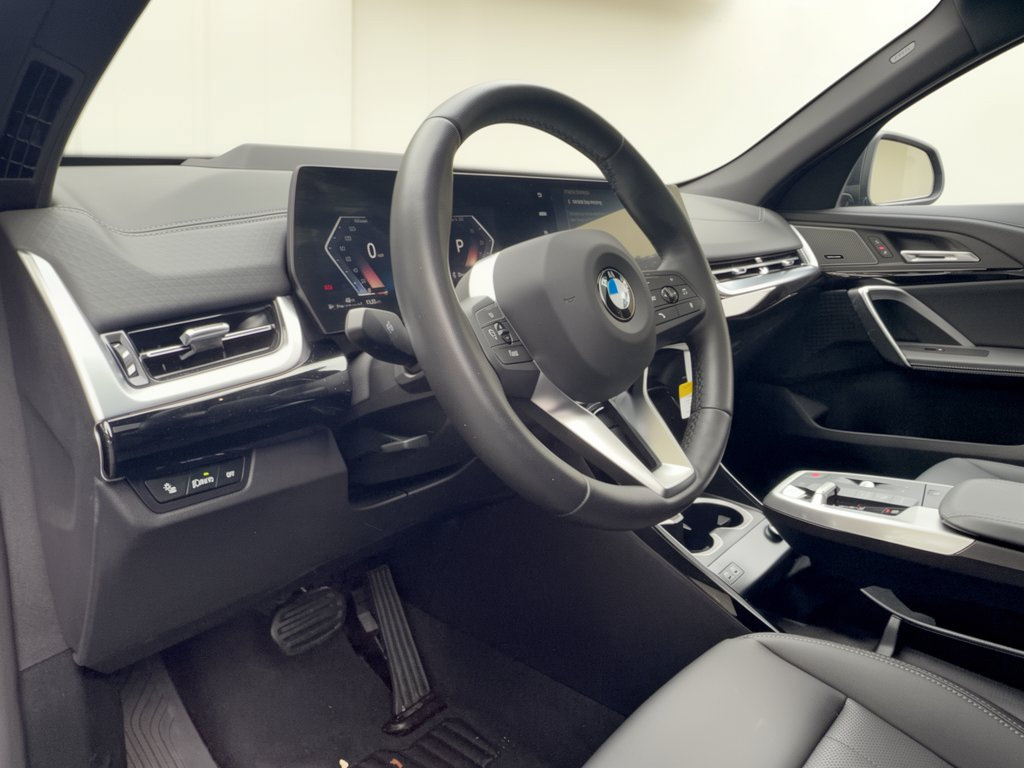 Used 2026 BMW X2 xDrive28i w/ Technology Package AWD/4WD image 4
