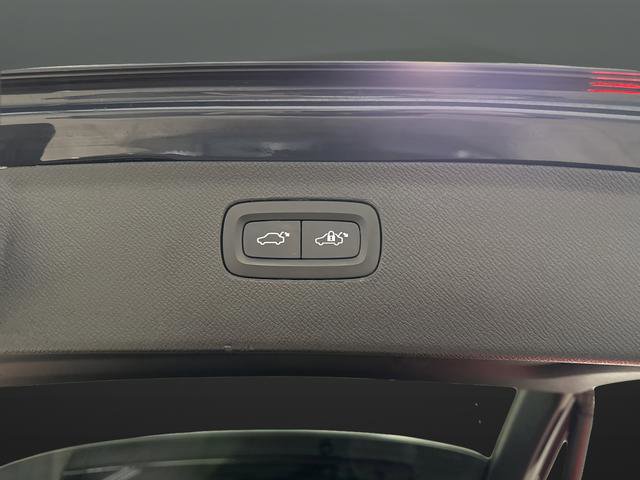 Used 2024 Volvo XC90 B5 Plus image 16